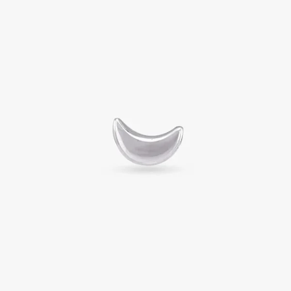 Dreamy Crescent Platinum Nose Pin - Image 3